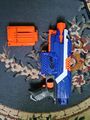 Nerf n-strike elite stryfe mit Magzin und Batterien