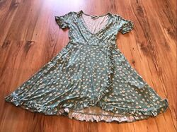 Pull & Bear Kleid, Shirtkleid, Jerseykleid, Minikleid Gr. S (36, 38) grün Blumen