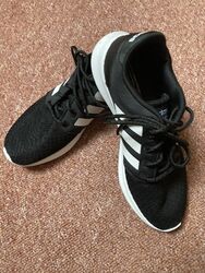 Turnschuh Adidas Gr. 5½ schwarz mit weißer Sohle leichter Laufschuh