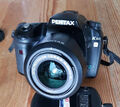 Pentax K K-7 14.6MP Digitalkamera - Schwarz (Kit mit 18-55mm Objektiv)