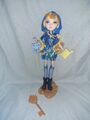 Ever After High Doll - Durch den Wald