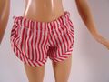 Vintage Mode für Barbie o. ä. Modepuppe rot-weiß gestreifte Shorts (14616)