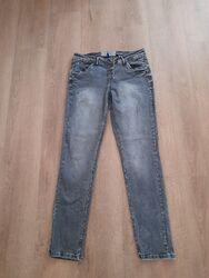 Damen Jeanshosen Gr. 40/30/31 - 4 Hosen