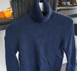 Paul Costelloe Pullover aus Kaschmir, dunkelblau mit Zopfmuster, S