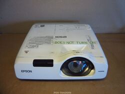 Epson EB-520 Short-throw XGA projector 3LCD 2700 Lumens HDMI - DOES NOT TURN ON