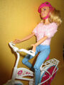 BZ68)ALTE BLONDE BARBIE ELLENBOGEN-UND KNIEGELENKE VOLL BEWEGLICH MATTEL+FAHRRAD