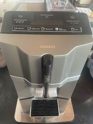 Siemens EQ.300 TI353501DE 1300W 15-Bar Kaffeevollautomat - Silber