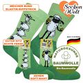 Shaun das Schaf Bio-Baumwolle Socken in grün, Schaf mit Keks / Schafspyramide