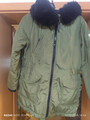 Olivgrüne Jacke mit schwarzen Fellkragen Gr. 46