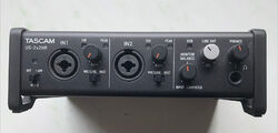 Tascam US-2x2HR USB-Audio-/MIDI-Interface (2 Eingänge, 2 Ausgänge) - Wie Neu!aus privaten Nichtraucherhaushalt inkl. Rechnung