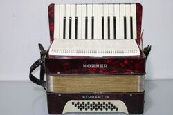 HOHNER STUDENT IV ACCORDION HARMONIKA 32 BÄSSE