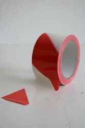 Warnband Boden Markierungsband Absperr Klebeband Signalband rot Weiß 60mm x 66m