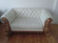 Designer-Sofa, creme, Stil Chesterfield mit goldfarbenen Elementen