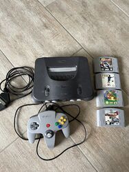 Nintendo N64 N64 Konsole mit Super Mario+Fußball und Controller OHNE Netzteil