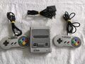 SNES Classic Mini Super Nintendo Entertainment System mit 2 Controllern! 