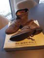 Sehr schöne Burberry Stiefel Gr. 36 Olivgrün Wildleder