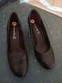 Tamaris schlichte Pumps Gr. 42 (UK 8) schwarz Leder neuwertig !