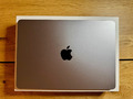 Apple MacBook Air 13,6 Zoll (256GB SSD M2 16GB) - Space Grau - OVP - Wie Neu