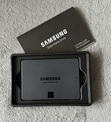 SAMSUNG 870 QVO 4 TB, SSD, grau