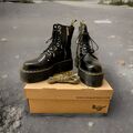 Dr. Martens Jadon Max – Mega Plateau Boots, stylisch & bequem