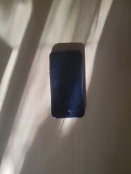 Apple iPhone 6s A1688 (CDMA + GSM) - 64GB - Silber  (Ohne Simlock)