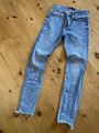 Hellblaue Röhrenjeans / Skinny Jeans von ZARA - Gr. 34