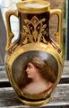 Antike Vase Royal Vienna Wien  Porträt Dame Astana sign. Wagner mit Gold