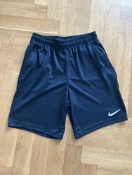 NIKE kurze Sporthose schwarz, Gr. XL (Gr. 158-170)