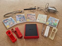 Rot/Schwarze Nintendo Wii Mini für Zuhause Inklusive 5er Bundle Wii Spiele