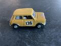 AUTO PILEN MINI COOPER MIT MONTE CARLO AUFKLEBERN NR. 136 1/43