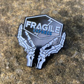 Fragile Express Death Stranding Emaille Pin Anstecker Brosche Accessoire