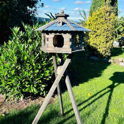 DARLUX Vogelfutterhaus XL Sechseck Vogelhaus Futterstelle Braun Blau, Grün, Rot