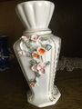 Porzellan Vase mit Blumen Applikation Nostalgie Prunkvasen 23X14 cm