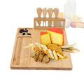 Käseschneidebrett Käsebrett  Bambus Käse Brett mit 4tlg. Messer 35 x 28 x 1,5 cm