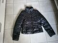 Schwarze Steppjacke in der Gr. 36 von H&M