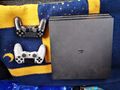 Sony PlayStation 4 Pro 1TB/2 Controller/Spiele Und Headset