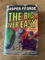 Jasper Fforde SIGNIERT The Big Over Easy UKHC 1. Auflage + Postkarte