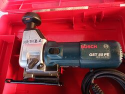 BOSCH GST 85 PE. ELECTR. PENDELHUB - STICHSÄGE VIELE NEUTEILE + KOFFER TOP.