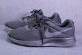 Nike Tanjun Damen Herren Sneaker Sportschuhe Gr. 40 schwarz black Mesh CH1-567