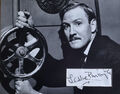 Leslie Phillips persönlich signiert 14X11 Fotoanzeige DOCTOR IN CHARGE COA