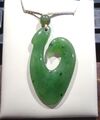 23MM NATÜRLICHE GRÜNE NEPHRIT JADE MAORI KORU MANAIA HEI-MATAU FISCHHAKEN HALSKETTE