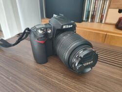 Nikon D90 + AF-S Nikkor 18-55mm VR