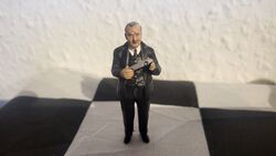 Le Mans Miniatures FLM132065M Figur Dr. Ferdinand Porsche mit 356