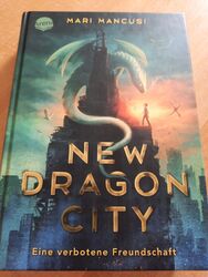 Mari Mancusi "New Dragon City" Hardcover; Zustand:gut