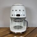 Smeg Filterkaffeemaschine 1,4L Digitalanzeige DCF02CRUK Drip in Weiß