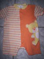 Zuckersüßer "C&A"Baby-Spieler/Schlafanzug mit "Bärchen", orange Gr.62/68