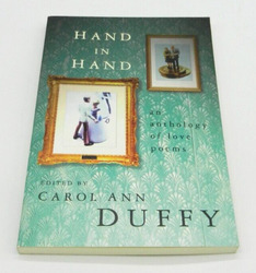 Hand in Hand: Eine Anthologie der Liebesgedichte von Carol Ann Duffy (Taschenbuch, 2001)