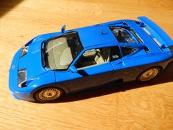 Bugatti EB 110 modellauto 1 18