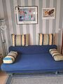 Schlafcouch mit Bettkasten und Matratzentopper in Royalblau