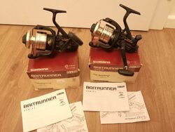 2x Unbenutzte Shimano US Baitrunner 3500B Freilaufrollen Angelrollen